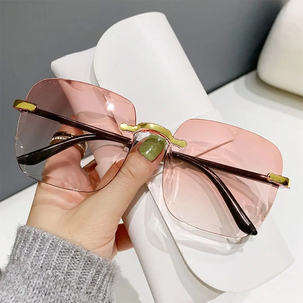 Vintage Rimless Sunglasses New Women Gradient Sunglasses Summer Shades Fashion UV400 Frameless Sun Glasses Ladies Eyeglasses
Vintage Rimless Sunglasses New Women Gradient Sunglasses Summer Shades Fashion UV400 Frameless Sun Glasses Ladies Eyeglasses