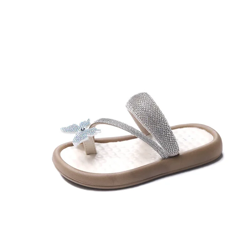 2025 Summer Children Butterfly Diamond Bow Slippers for Girls Versatile Fashion Anti Slip and Lightweight Mesh Cool Beach Shoes
2025 Summer Children Butterfly Diamond Bow Slippers for Girls Versatile Fashion Anti Slip and Lightweight Mesh Cool Beach Shoes