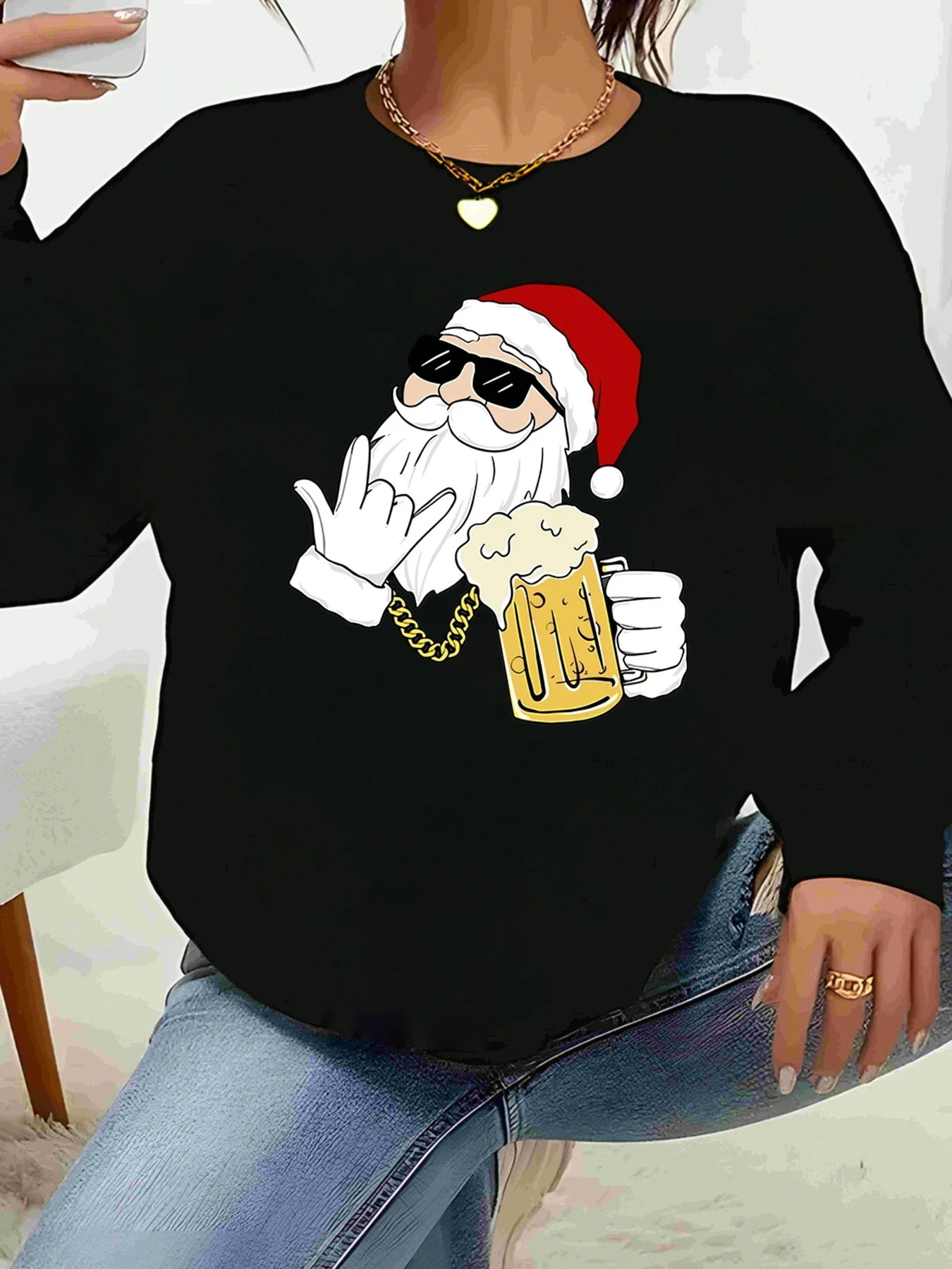 Рождественский свитшот с принтом Санта с пивом и солнцезащитными очками, повседневная женская одежда
Рождественский свитшот с принтом Санта с пивом и солнцезащитными очками, повседневная женская одежда