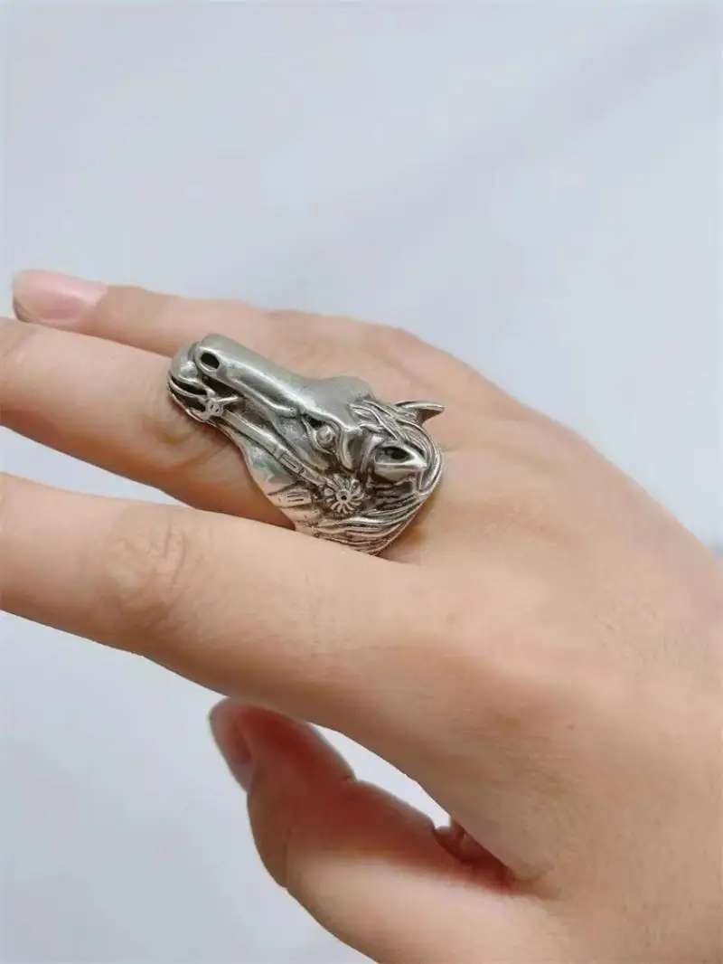 New 2023 Fashion Personality Horsehead Pattern Ring Men's Silver Color Punk Open Ring Banquet Jewelry Accessories Gift
New 2023 Fashion Personality Horsehead Pattern Ring Men's Silver Color Punk Open Ring Banquet Jewelry Accessories Gift
