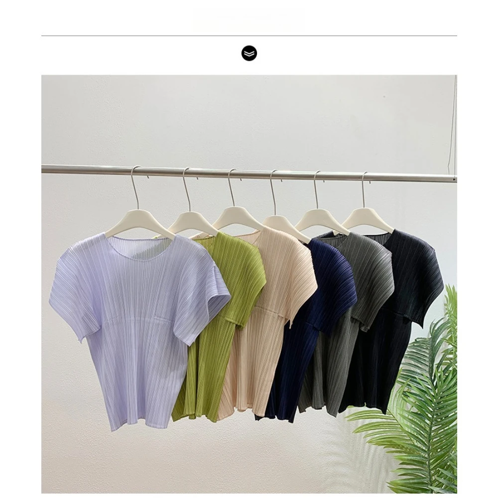 Miyake Pleated T-shirt 2025 Summer New Solid Colour Fold Loose Big Size Bottoming T-shirt High Elastic Pleats Korean FashionTops
Miyake Pleated T-shirt 2025 Summer New Solid Colour Fold Loose Big Size Bottoming T-shirt High Elastic Pleats Korean FashionTops
