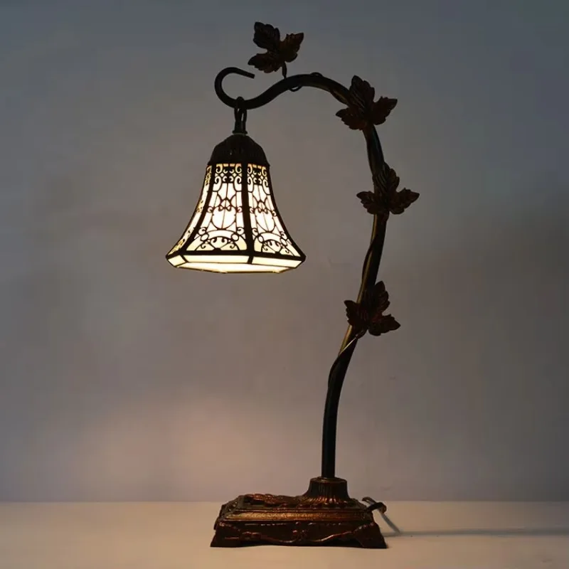 6 inch home lighting Tiffany stained glass desk lamp antique leaf base home desk lamp 
6 inch home lighting Tiffany stained glass desk lamp antique leaf base home desk lamp