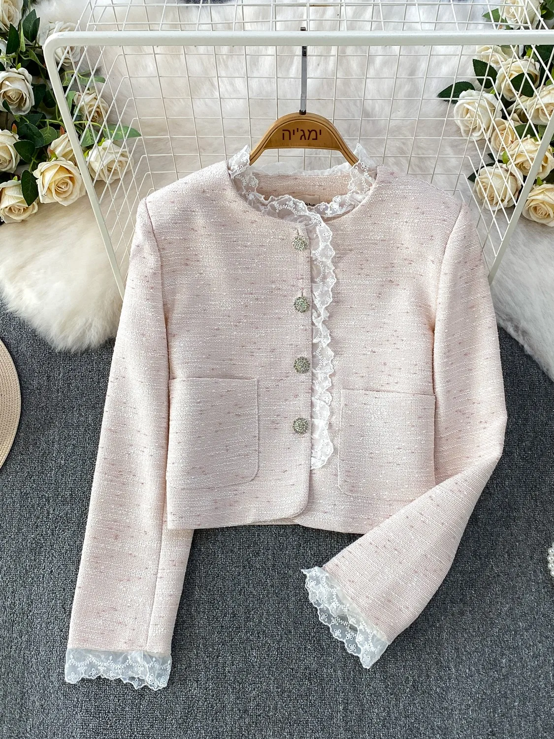 Korean Style Short Coat Lapel round Neck Women's Luxury Embellished Button up Top Sweet Lace Trim Tweed Fabric Autumn Winter
Korean Style Short Coat Lapel round Neck Women's Luxury Embellished Button up Top Sweet Lace Trim Tweed Fabric Autumn Winter
