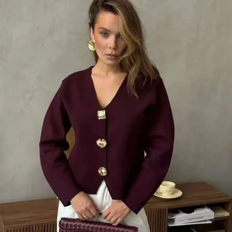 European and American French V-neck Temperament Long-sleeved Sweater Women's 2026 Niche Popular Thin Foreign Top
European and American French V-neck Temperament Long-sleeved Sweater Women's 2026 Niche Popular Thin Foreign Top