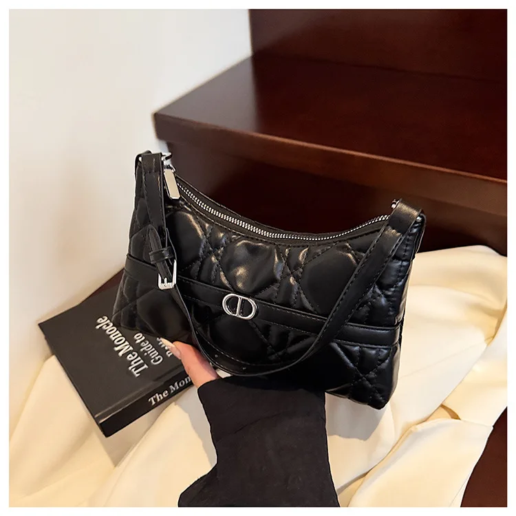 Premium Rhombus Underarm Bag - New Niche, Letter Design, Solid Color, Anti-Splashing Versatile Shoulder Messenger
Premium Rhombus Underarm Bag - New Niche, Letter Design, Solid Color, Anti-Splashing Versatile Shoulder Messenger