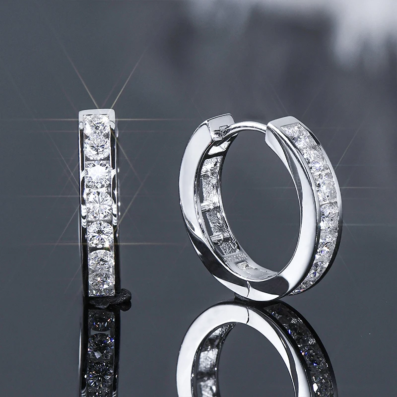 IOGOU 2.5mm Moissanite Hoop Earrings Classic D Color Real Silver 925 Sterling Jewelry For Men Women Certified Wedding Party Gift
IOGOU 2.5mm Moissanite Hoop Earrings Classic D Color Real Silver 925 Sterling Jewelry For Men Women Certified Wedding Party Gift