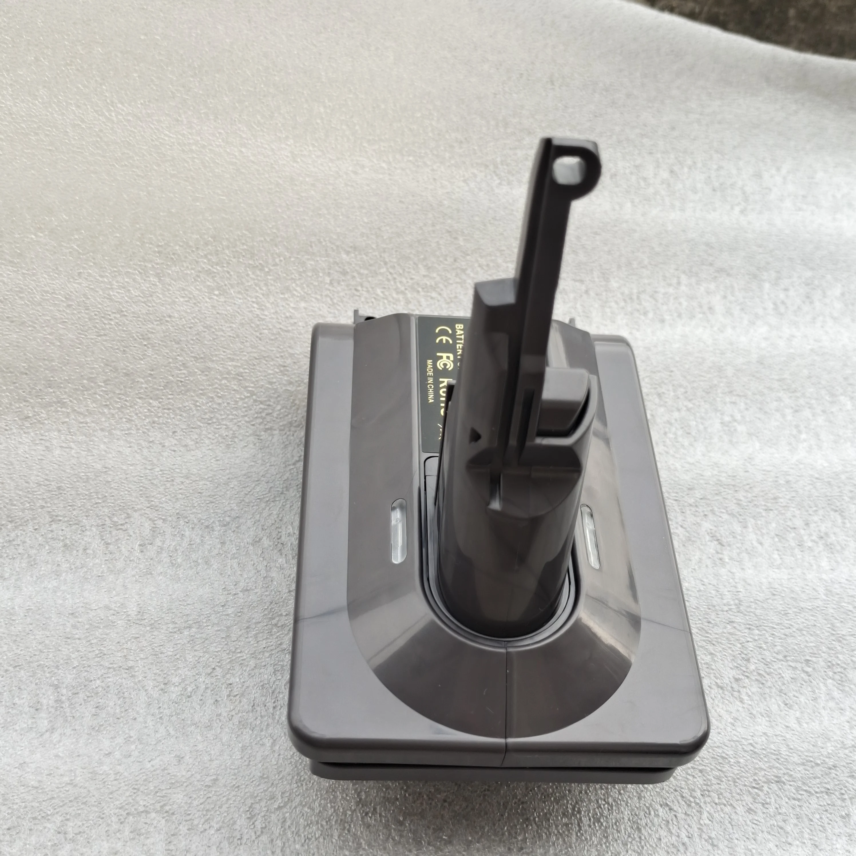 NEW Adapter for Makita 18V Li-ion Battery BL1850 BL1815 BL1830 Convert To for Dyson V7 V8 Battery for Dyson Vacuum Cleaner Use
NEW Adapter for Makita 18V Li-ion Battery BL1850 BL1815 BL1830 Convert To for Dyson V7 V8 Battery for Dyson Vacuum Cleaner Use