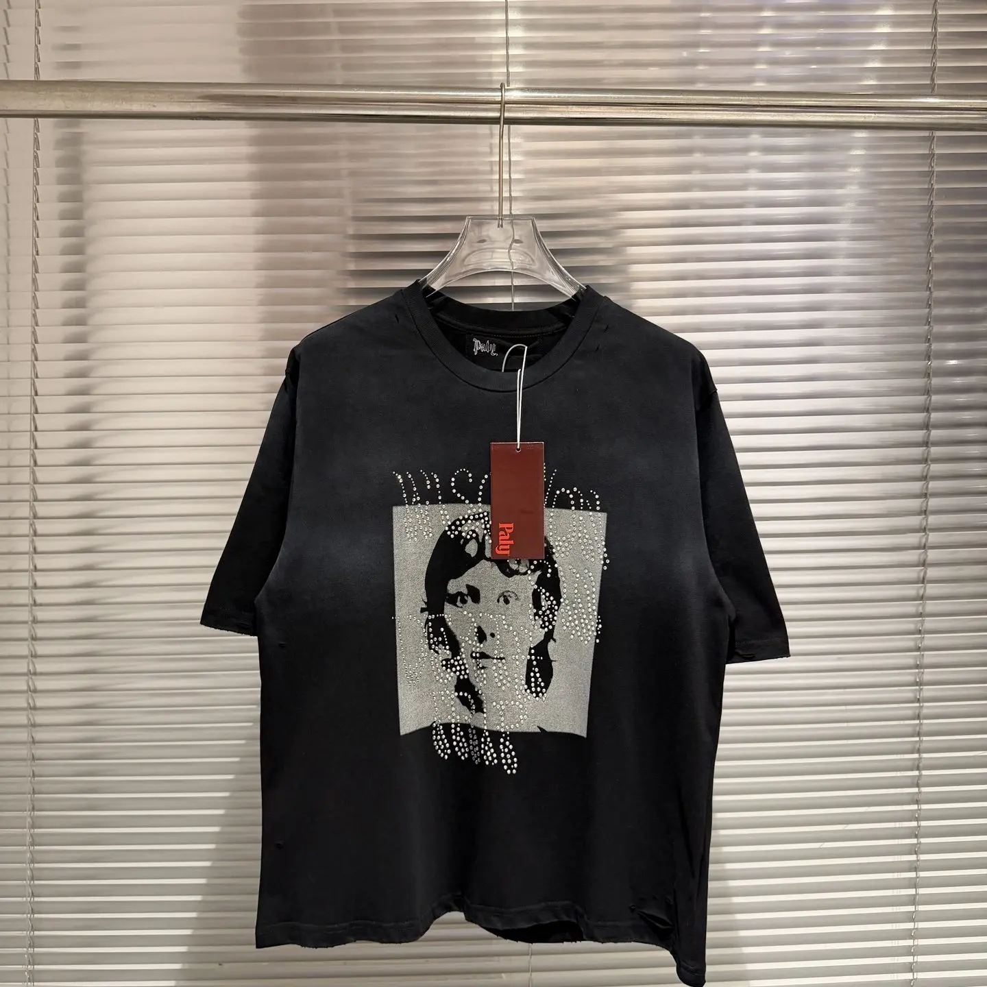 Paly Hollywood American high street niche vintage washed old short sleeve T-shirt
Paly Hollywood American high street niche vintage washed old short sleeve T-shirt
