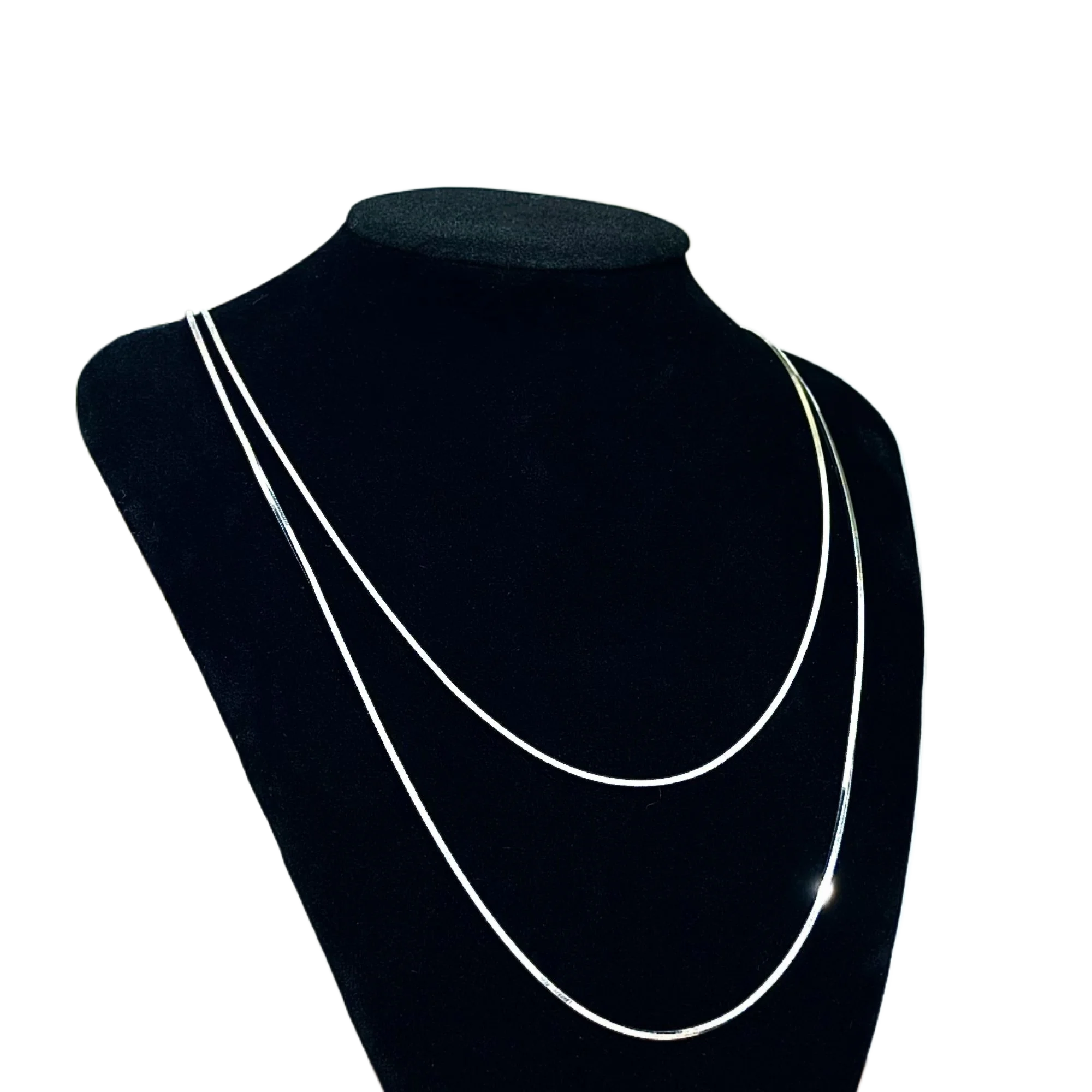 The new 925 silver minimalist retro cool long temperament broken silver necklace is a fashionable jewelry for women
The new 925 silver minimalist retro cool long temperament broken silver necklace is a fashionable jewelry for women