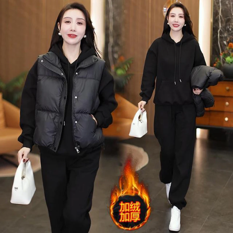 Модный утолщенный бархатный комплект для женщин зимы 2025, однотонная теплая толстовка с капюшоном, пуловер + жилет + повседневные брюки, комплект из трех предметов
Модный утолщенный бархатный комплект для женщин зимы 2025, однотонная теплая толстовка с капюшоном, пуловер + жилет + повседневные брюки, комплект из трех предметов