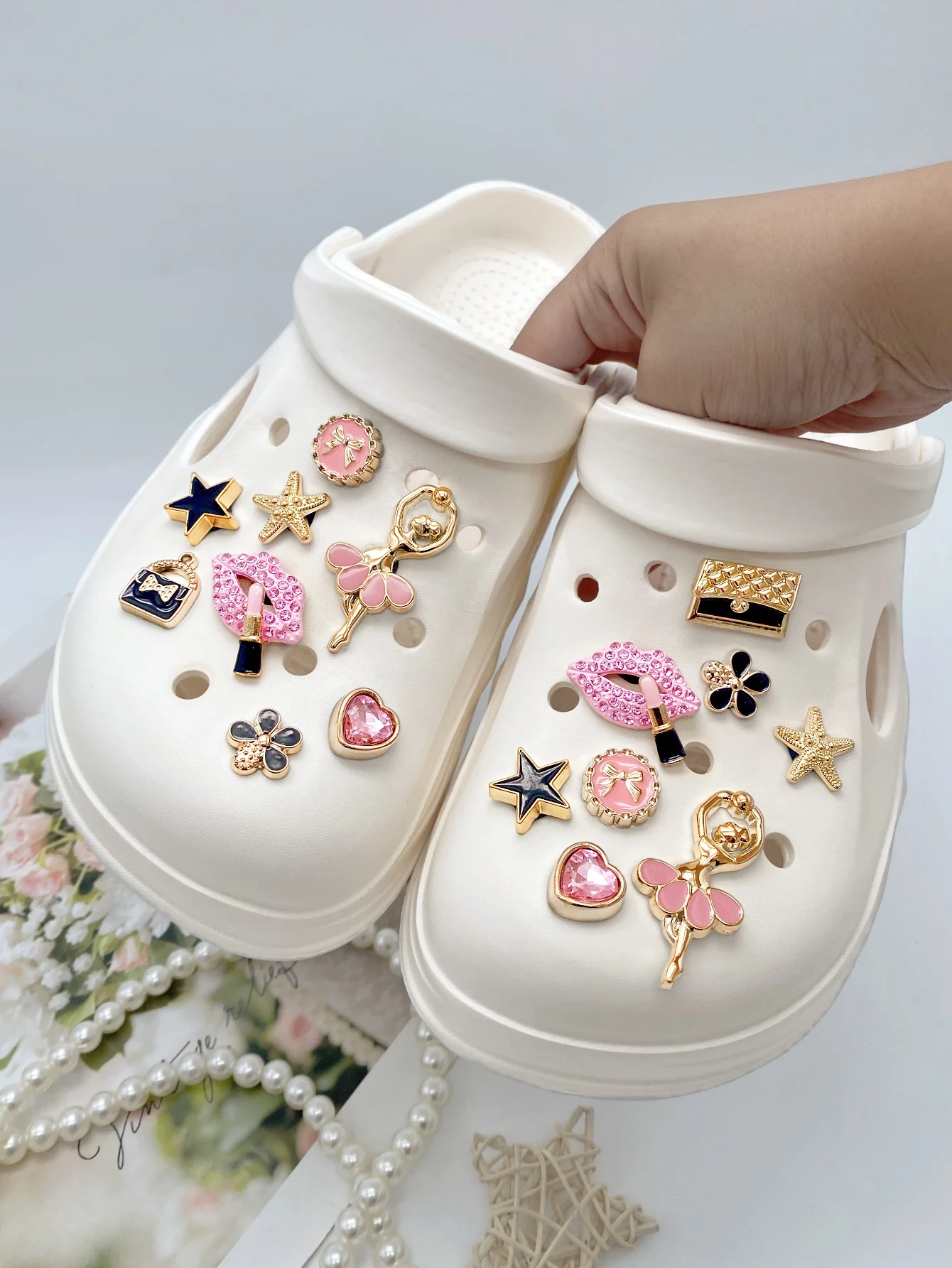 16 штук розовой бриллиантовой помады в горошек, танцующая девушка, бант, АБС-сердце, бриллиант, черная пятиконечная звезда, сумка для банта, цветок своими руками
16 штук розовой бриллиантовой помады в горошек, танцующая девушка, бант, АБС-сердце, бриллиант, черная пятиконечная звезда, сумка для банта, цветок своими руками