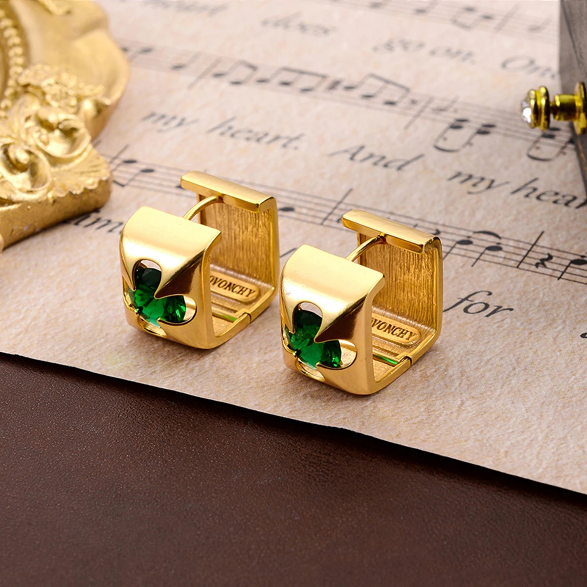 Luxury Square Clover Hoop Earrings for Women - Gold/Silver Plated, Green/Red/Blue/Black Zircon - Fashion Jewelry Gift
Luxury Square Clover Hoop Earrings for Women - Gold/Silver Plated, Green/Red/Blue/Black Zircon - Fashion Jewelry Gift