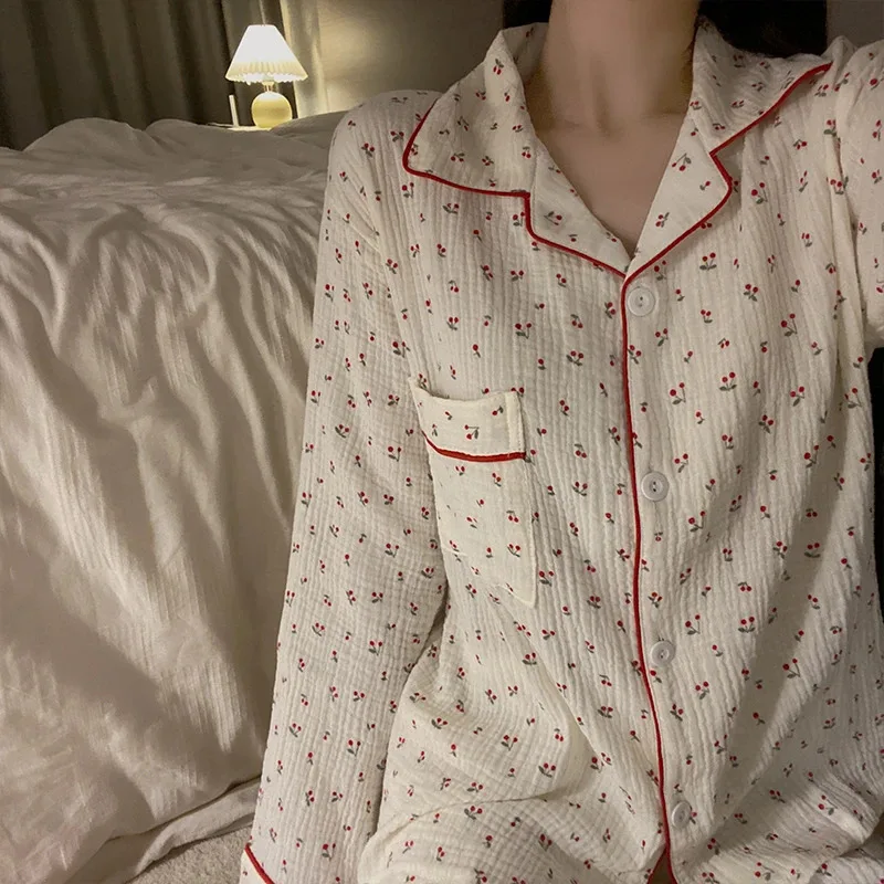 Spring New Ladies Pajamas Set Bear Cherry Printed Crepe Cotton Gauze Turn-down Collar Long-sleeve Trousers Household Wear
Spring New Ladies Pajamas Set Bear Cherry Printed Crepe Cotton Gauze Turn-down Collar Long-sleeve Trousers Household Wear