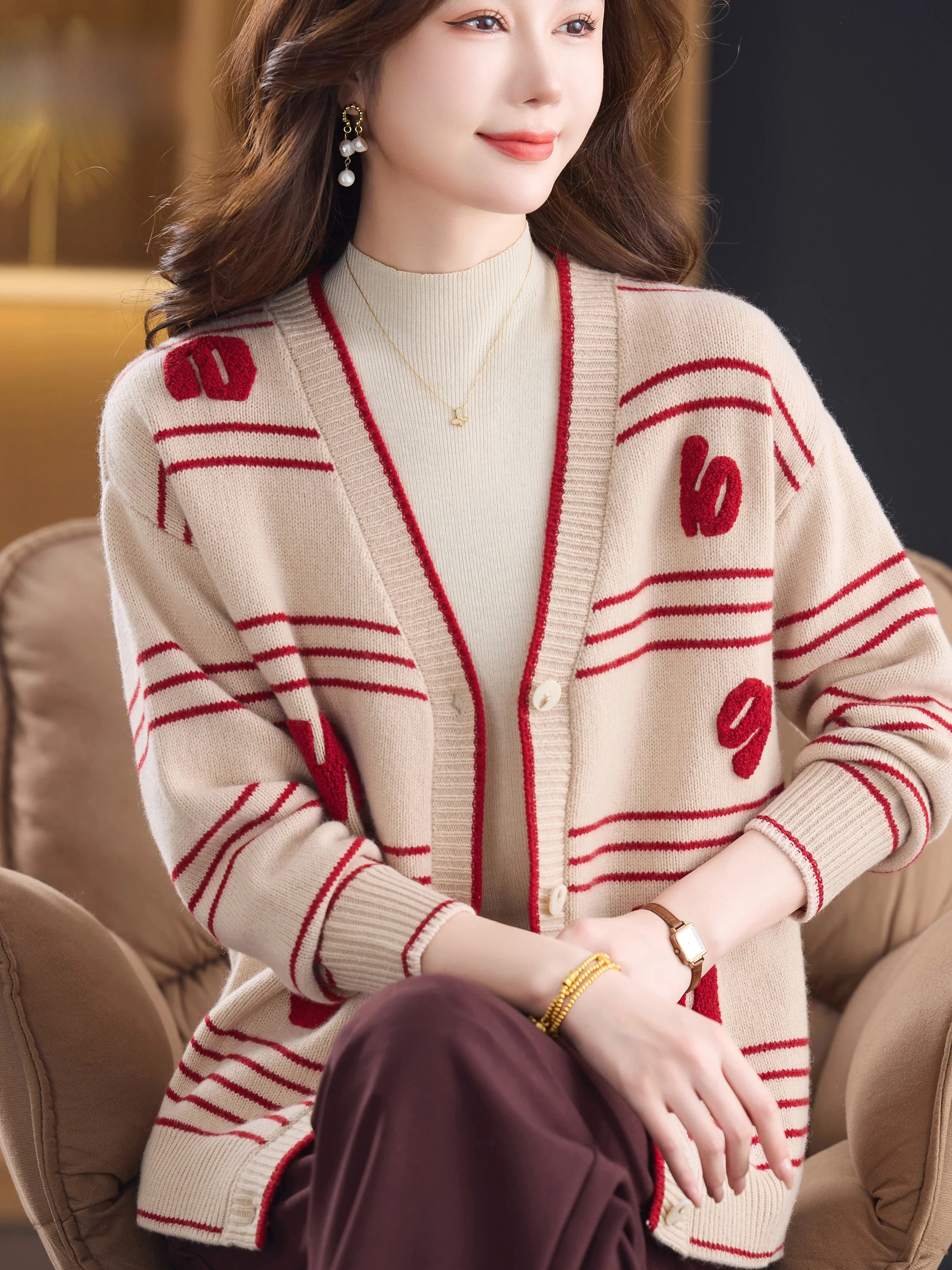 Autumn Winter New Sle Women's Knitted Open Cardigan Full Wool V-Ne Loose Sweater Outerwear Faionable Mom Clothes
Autumn Winter New Sle Women's Knitted Open Cardigan Full Wool V-Ne Loose Sweater Outerwear Faionable Mom Clothes