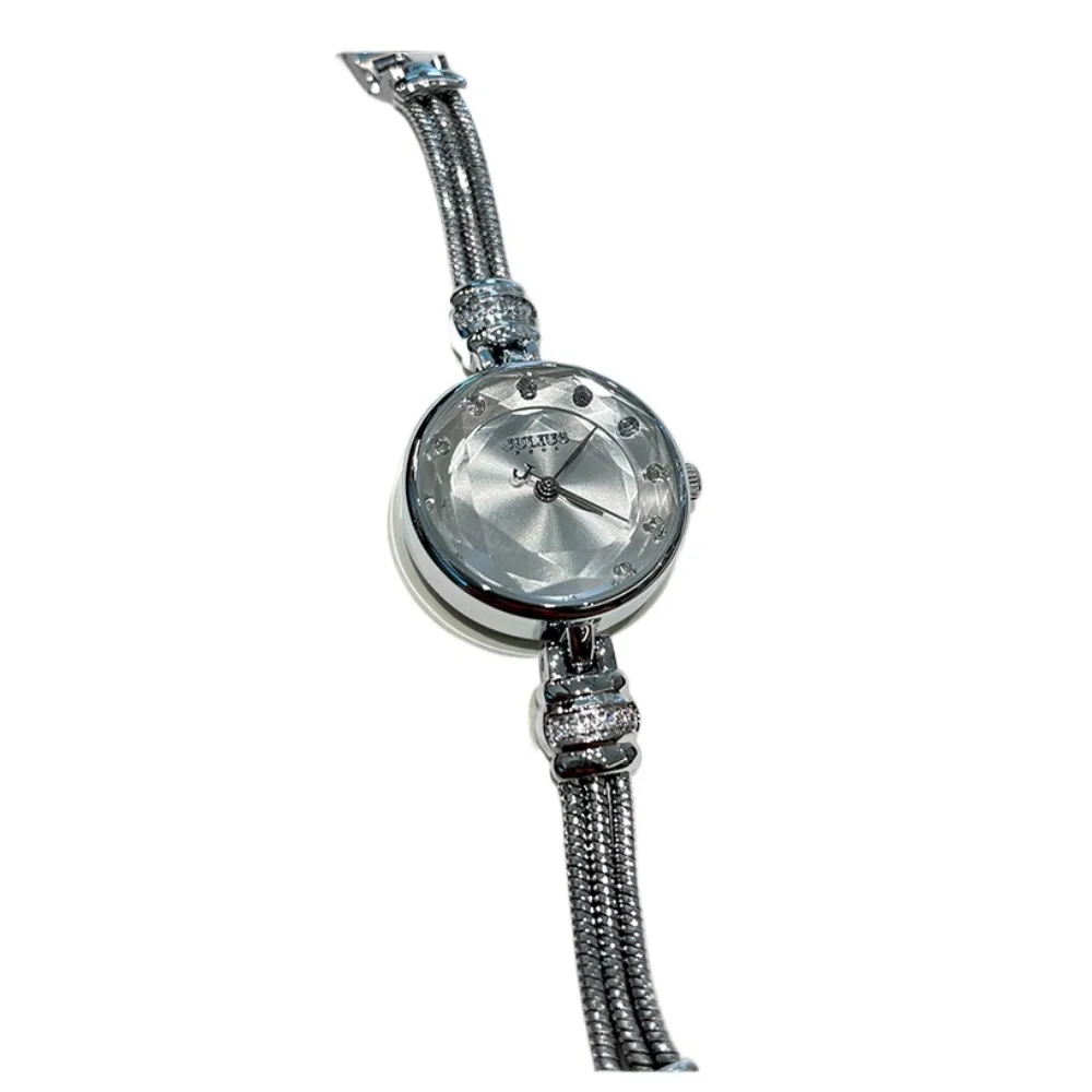 Watch women's bracelet type high-end design sense women's small and exquisite watch
Watch women's bracelet type high-end design sense women's small and exquisite watch