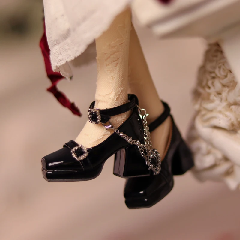 1/4 кукольная обувь Bjd, модная однотонная обувь ручной работы с металлической пряжкой, изысканные туфли на высоком толстом каблуке для куклы Bjd, аксессуары для игрушек
1/4 кукольная обувь Bjd, модная однотонная обувь ручной работы с металлической пряжкой, изысканные туфли на высоком толстом каблуке для куклы Bjd, аксессуары для игрушек