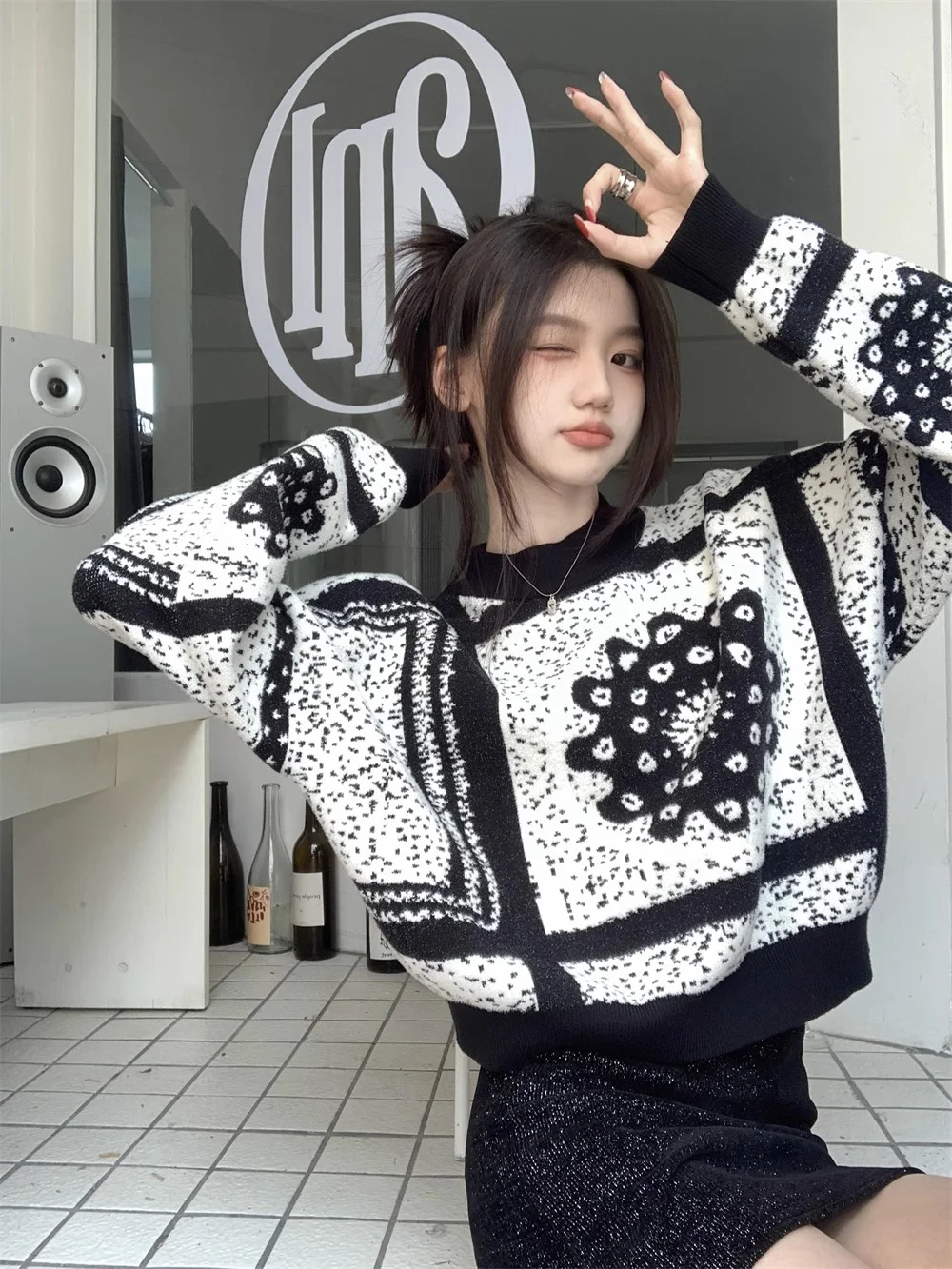 Temperament Sueter Mujer Floral Fashion Cropped Pullovers for Women O-neck Long Sleeve Tunic Beading Jumper Vintage Knit Sweater
Temperament Sueter Mujer Floral Fashion Cropped Pullovers for Women O-neck Long Sleeve Tunic Beading Jumper Vintage Knit Sweater