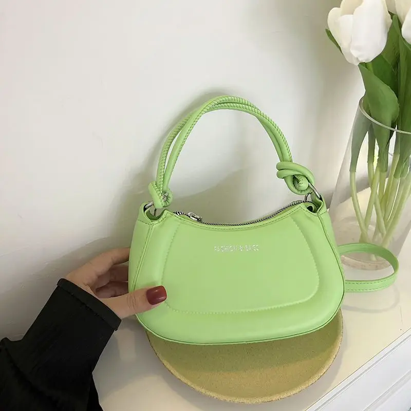 New Popular Fashion Chain Bag for Women's Summer High-end and Niche Korean Version Crossbody Bag Hand-held Pea Bag
New Popular Fashion Chain Bag for Women's Summer High-end and Niche Korean Version Crossbody Bag Hand-held Pea Bag