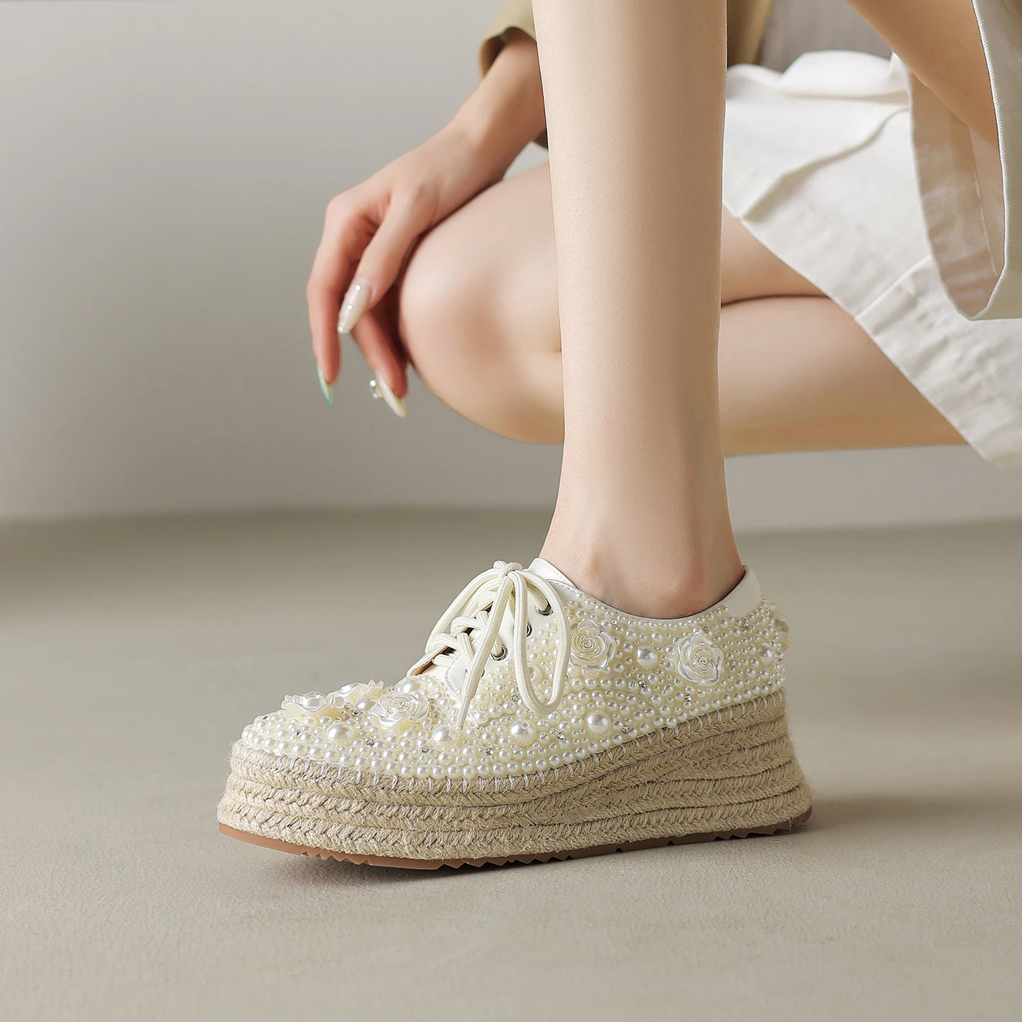 Handmade Genuine Leather Inlaid pearls Chunky High Hee Platform Sandal,Flat Sneakers,Glitter Women Shoes,Sexy Pearl Single shoe
Handmade Genuine Leather Inlaid pearls Chunky High Hee Platform Sandal,Flat Sneakers,Glitter Women Shoes,Sexy Pearl Single shoe