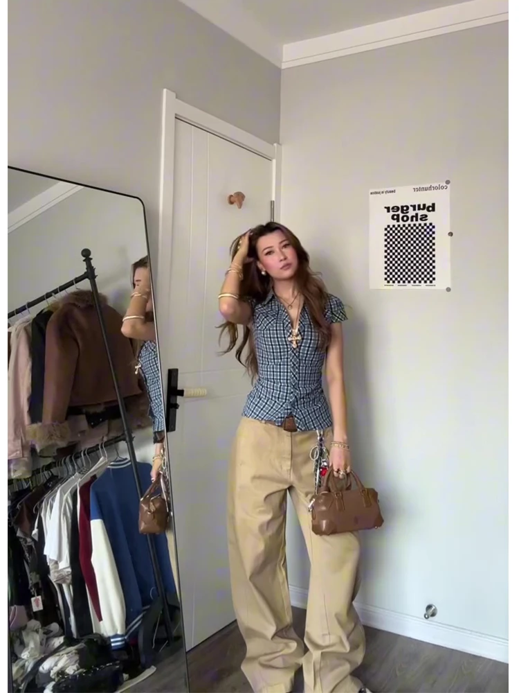 American Style Blue Plaid Short Sleeve Shirt Women's V-neck Slim Fit Summer Design Casual Fashion Waist-cinching Top
American Style Blue Plaid Short Sleeve Shirt Women's V-neck Slim Fit Summer Design Casual Fashion Waist-cinching Top
