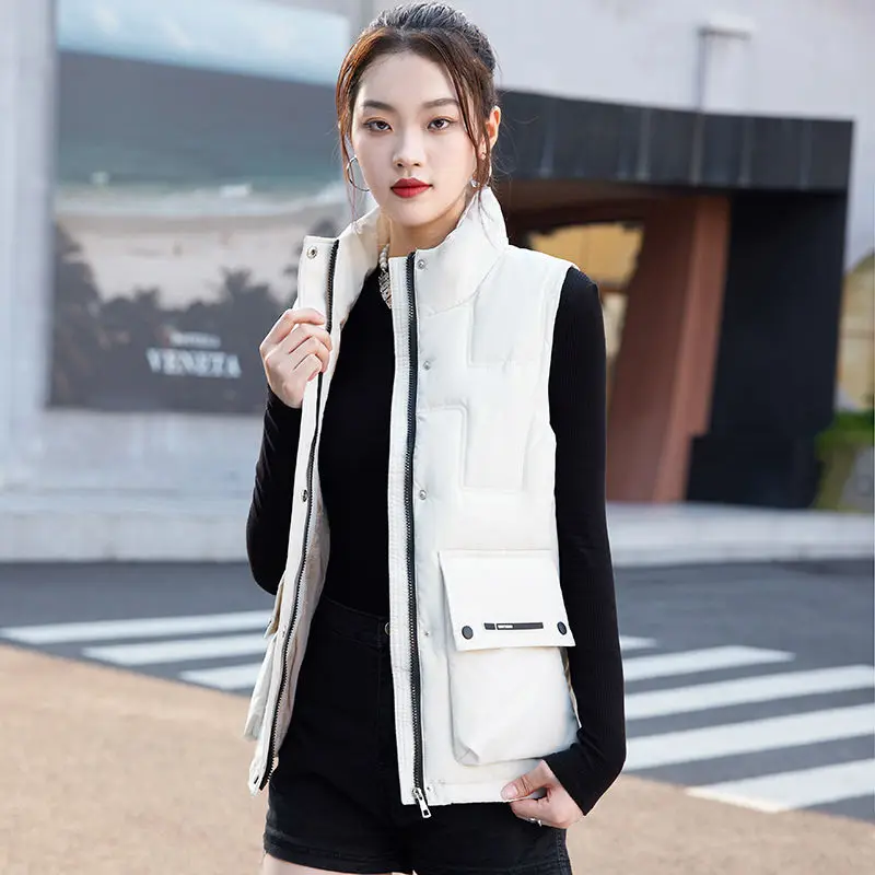 2024 New Winter Women's Cotton-padded Vest Fashionable Jacket Cropped Top Loose-fit Elegant Versatile Shoulder Vest A199
2024 New Winter Women's Cotton-padded Vest Fashionable Jacket Cropped Top Loose-fit Elegant Versatile Shoulder Vest A199