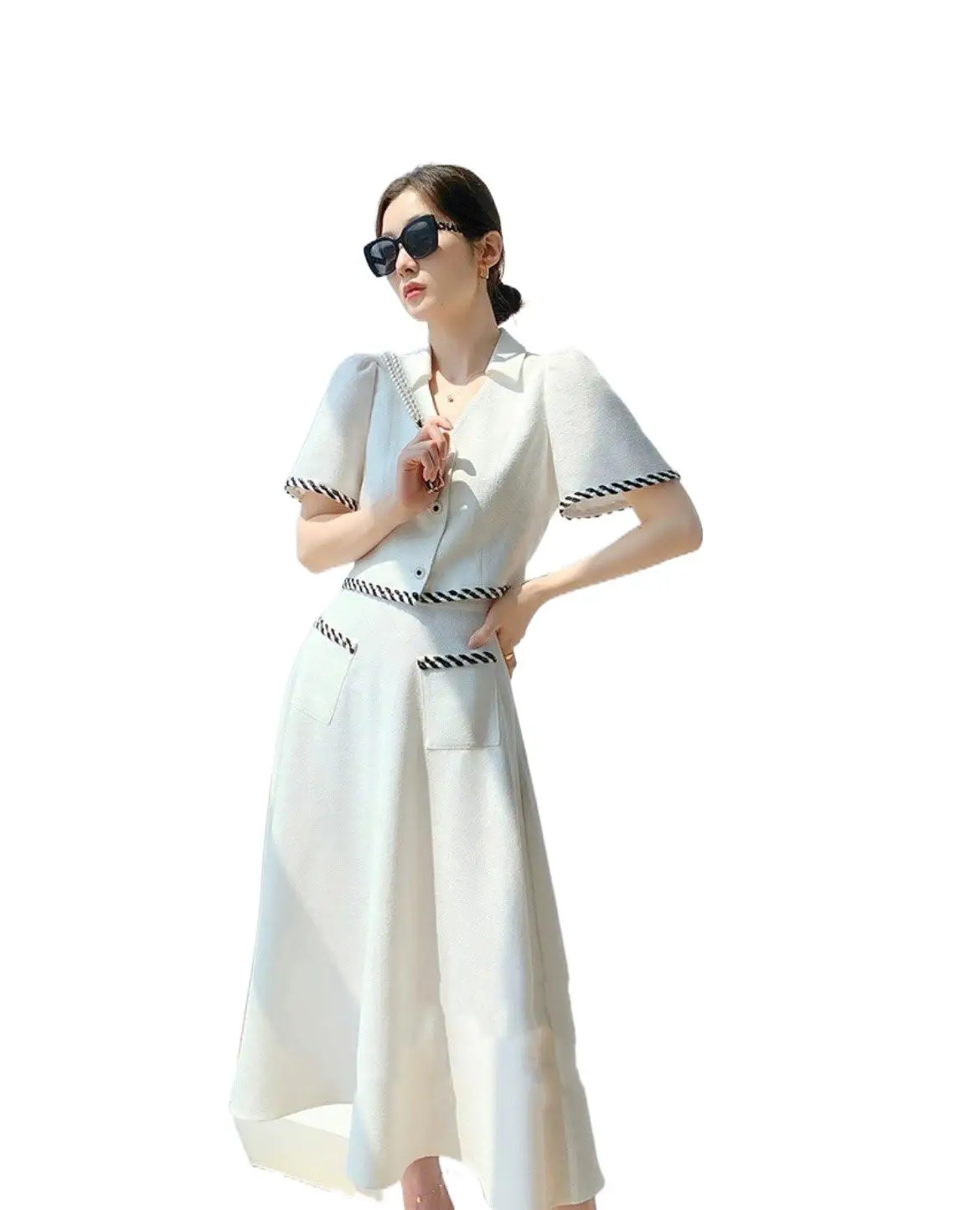Lapel hubble-bubble sleeve coat two-piece bust of the dress in the summer of 2022 the new ribbon color suits temperament
Lapel hubble-bubble sleeve coat two-piece bust of the dress in the summer of 2022 the new ribbon color suits temperament