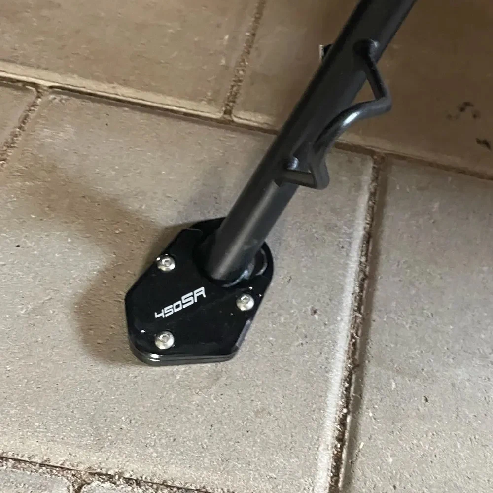 For CFMOTO 450SR 450SS 450NK 450CLC 2025 Motorcycle Accessories Foot Side Stand Pad Kickstand Enlarger Support Extension Plate 
For CFMOTO 450SR 450SS 450NK 450CLC 2025 Motorcycle Accessories Foot Side Stand Pad Kickstand Enlarger Support Extension Plate