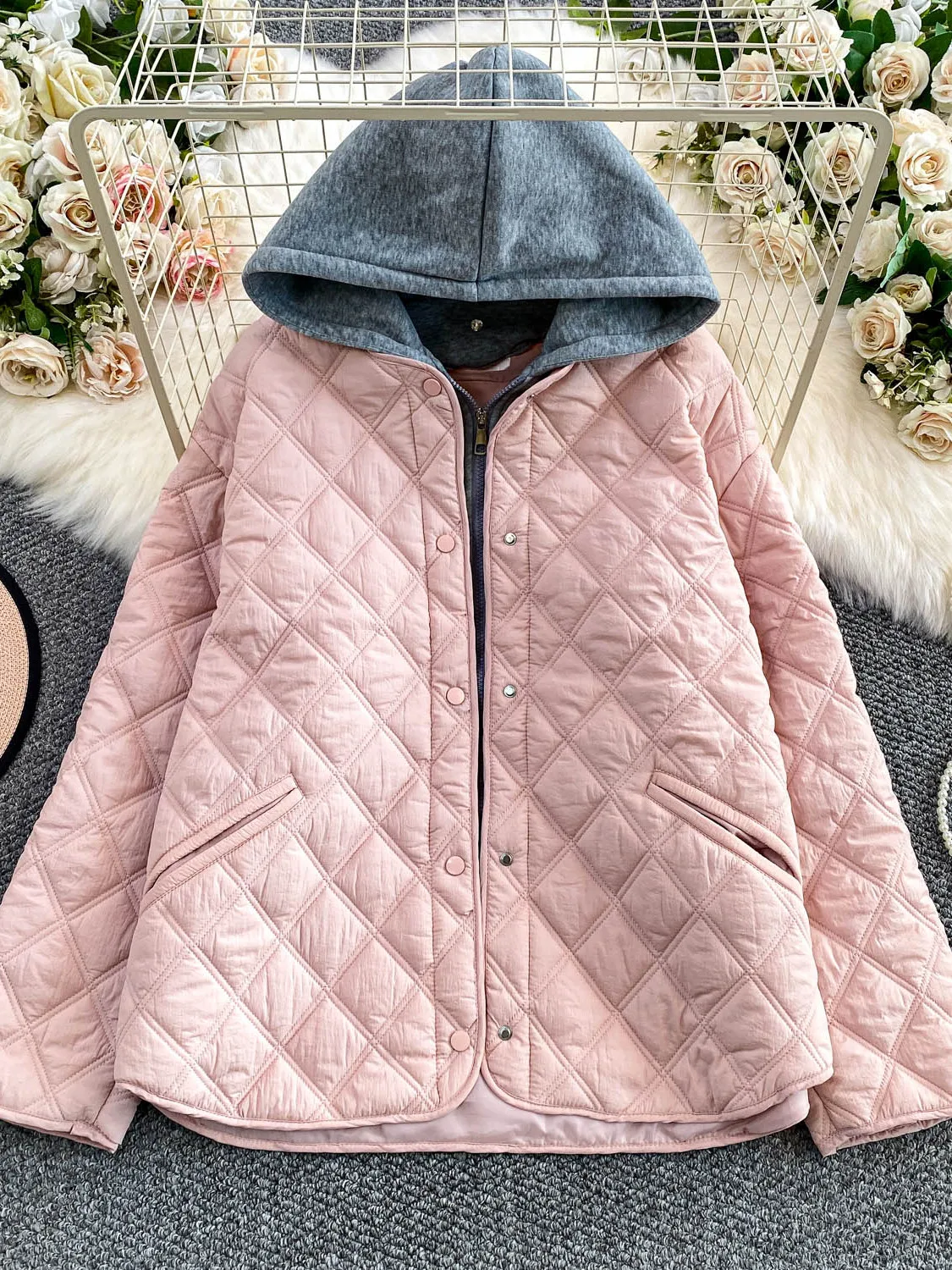 Женское зимнее пуховое пальто в клетку с эффектом похудения, женское зимнее новое хлопковое стеганое пальто с защитой от ходьбы
Женское зимнее пуховое пальто в клетку с эффектом похудения, женское зимнее новое хлопковое стеганое пальто с защитой от ходьбы