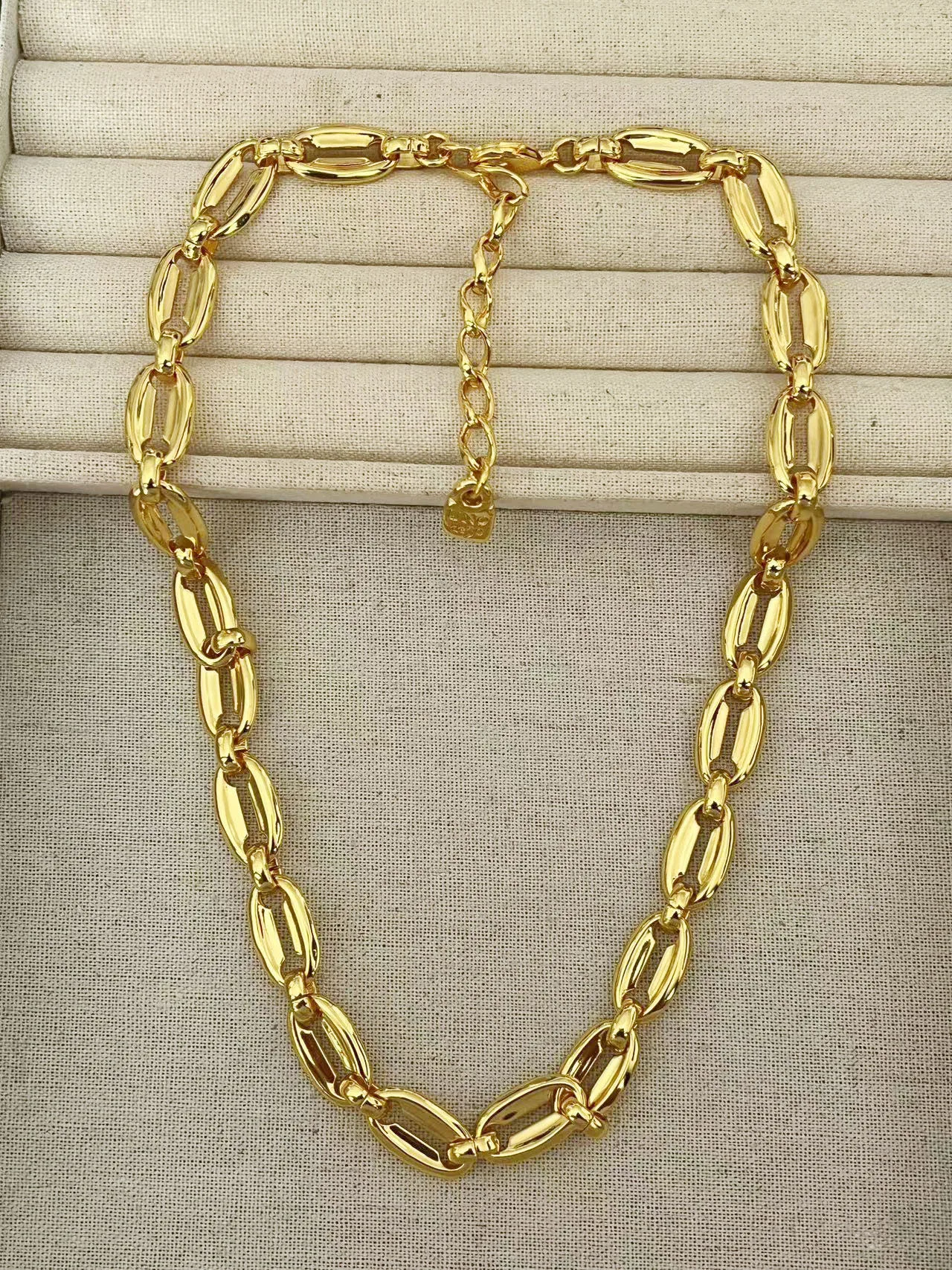 UNOde50 Fashion Bohemia Mini Party Shell Necklace Seaside Holiday Jewelry Feature Girl Charm Gift
UNOde50 Fashion Bohemia Mini Party Shell Necklace Seaside Holiday Jewelry Feature Girl Charm Gift