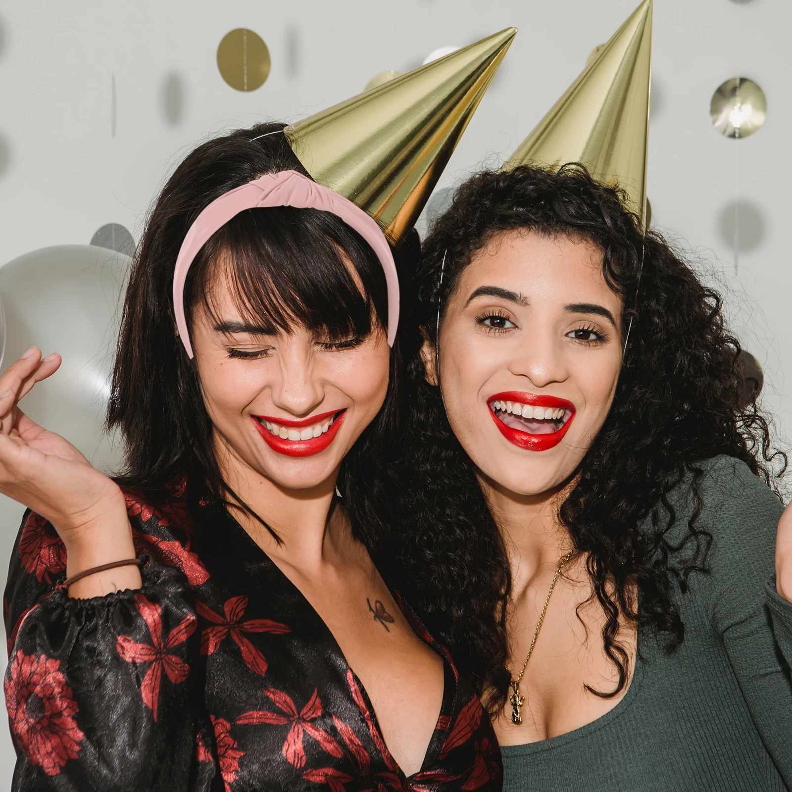 2 шт., широкие повязки на голову из искусственной кожи с узлом для женщин и девочек, розовые, серые аксессуары для волос, стильная мода для взрослых, модные
2 шт., широкие повязки на голову из искусственной кожи с узлом для женщин и девочек, розовые, серые аксессуары для волос, стильная мода для взрослых, модные