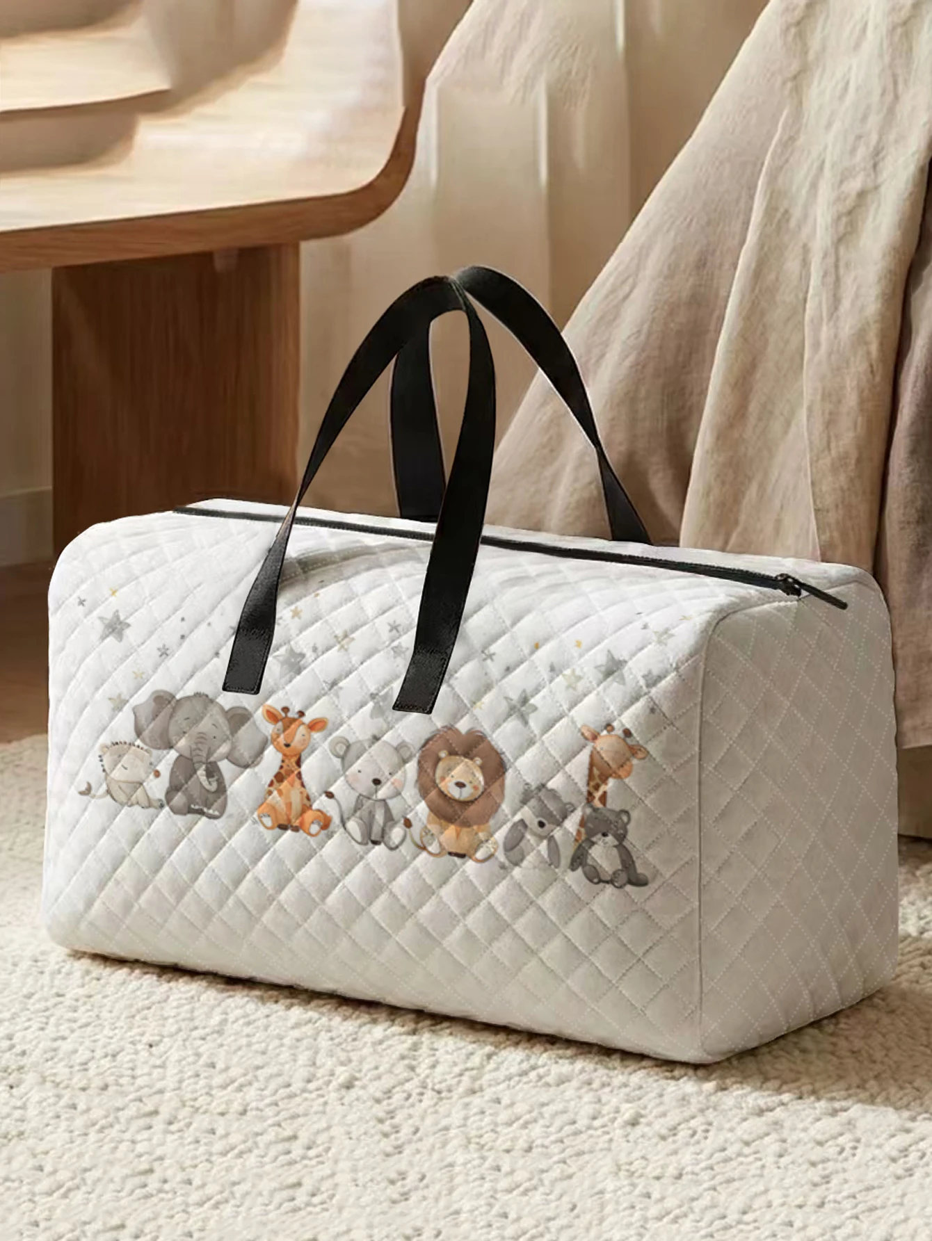 1pc, Two styles, Cute White Jungle Animal Printed Duffle Bag Portable Handbag suitable for Weekend Trip Sports Shopping
1pc, Two styles, Cute White Jungle Animal Printed Duffle Bag Portable Handbag suitable for Weekend Trip Sports Shopping