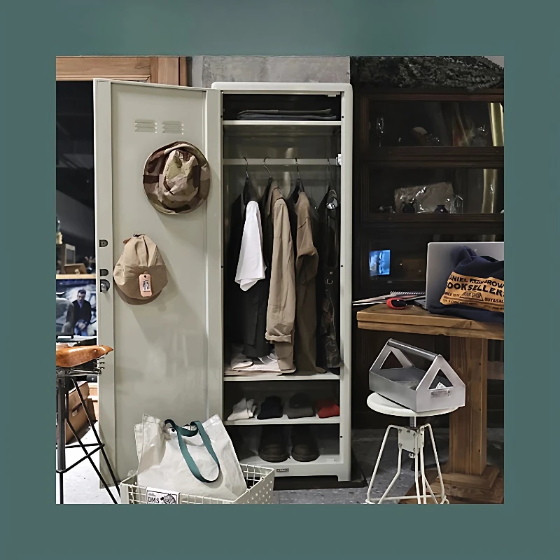Locker wardrobe, retro wardrobe, athlete wardrobe
Locker wardrobe, retro wardrobe, athlete wardrobe