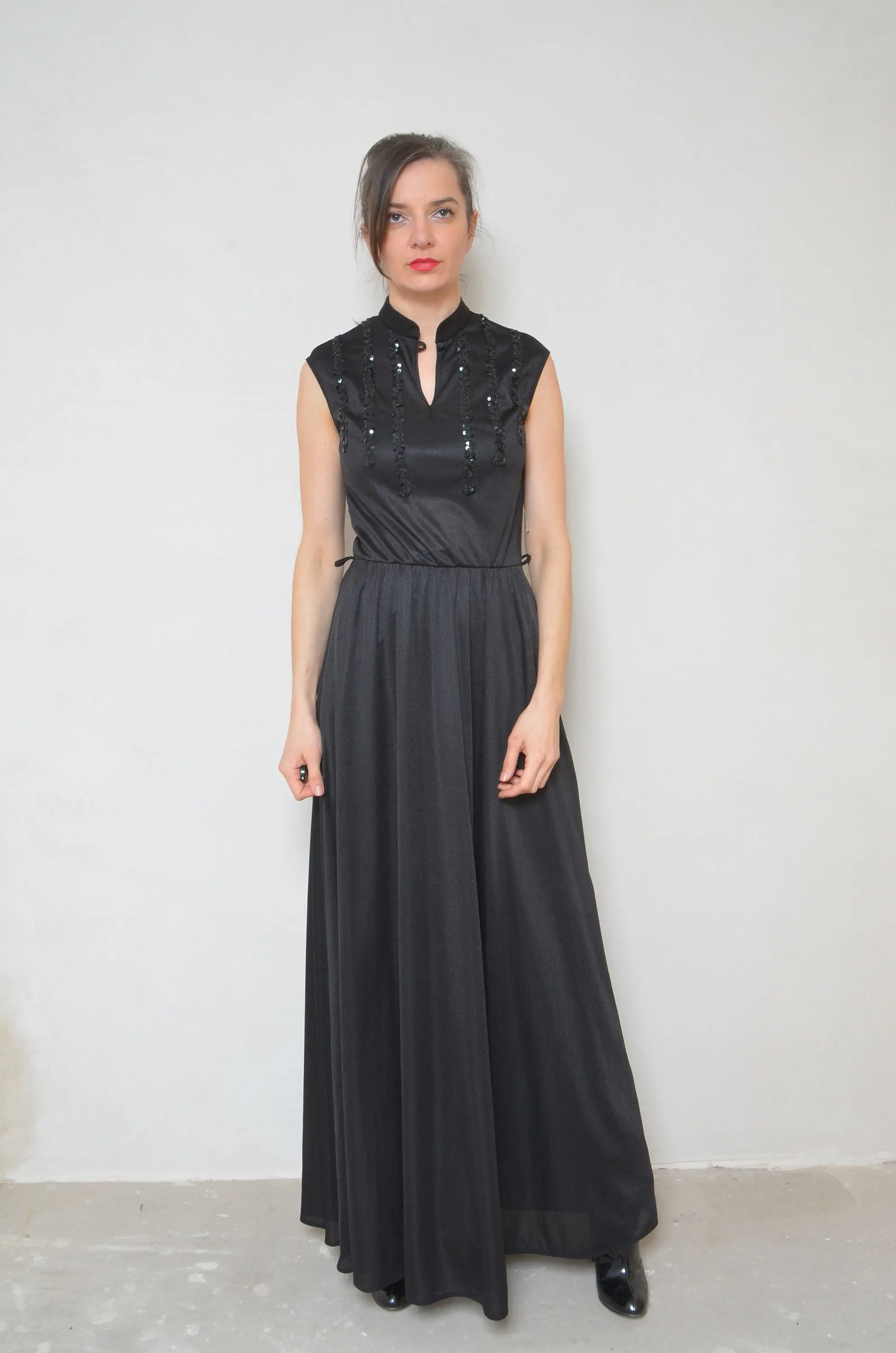 Elegant Black Rhinestone Bridesmaid Dresses for Women 2024 Simple Sparkling Long Formal Prom Party Dresses
Elegant Black Rhinestone Bridesmaid Dresses for Women 2024 Simple Sparkling Long Formal Prom Party Dresses