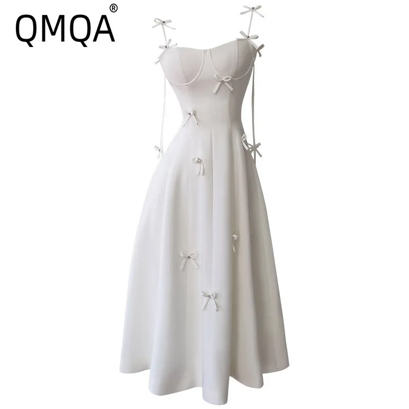 QMQA Fashion Women's French Camisole Dress Sleeveless Spliced Bow Design High Waist Elegant Strap Dresses 2025 Spring New QM124
QMQA Fashion Women's French Camisole Dress Sleeveless Spliced Bow Design High Waist Elegant Strap Dresses 2025 Spring New QM124