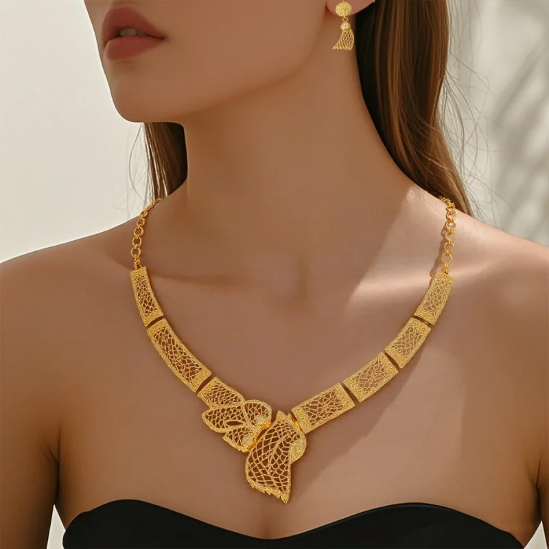 24KGold Flower Cutout Necklace Earrings and Ring Set Dubai European and American Bride Wedding Jewelry
24KGold Flower Cutout Necklace Earrings and Ring Set Dubai European and American Bride Wedding Jewelry