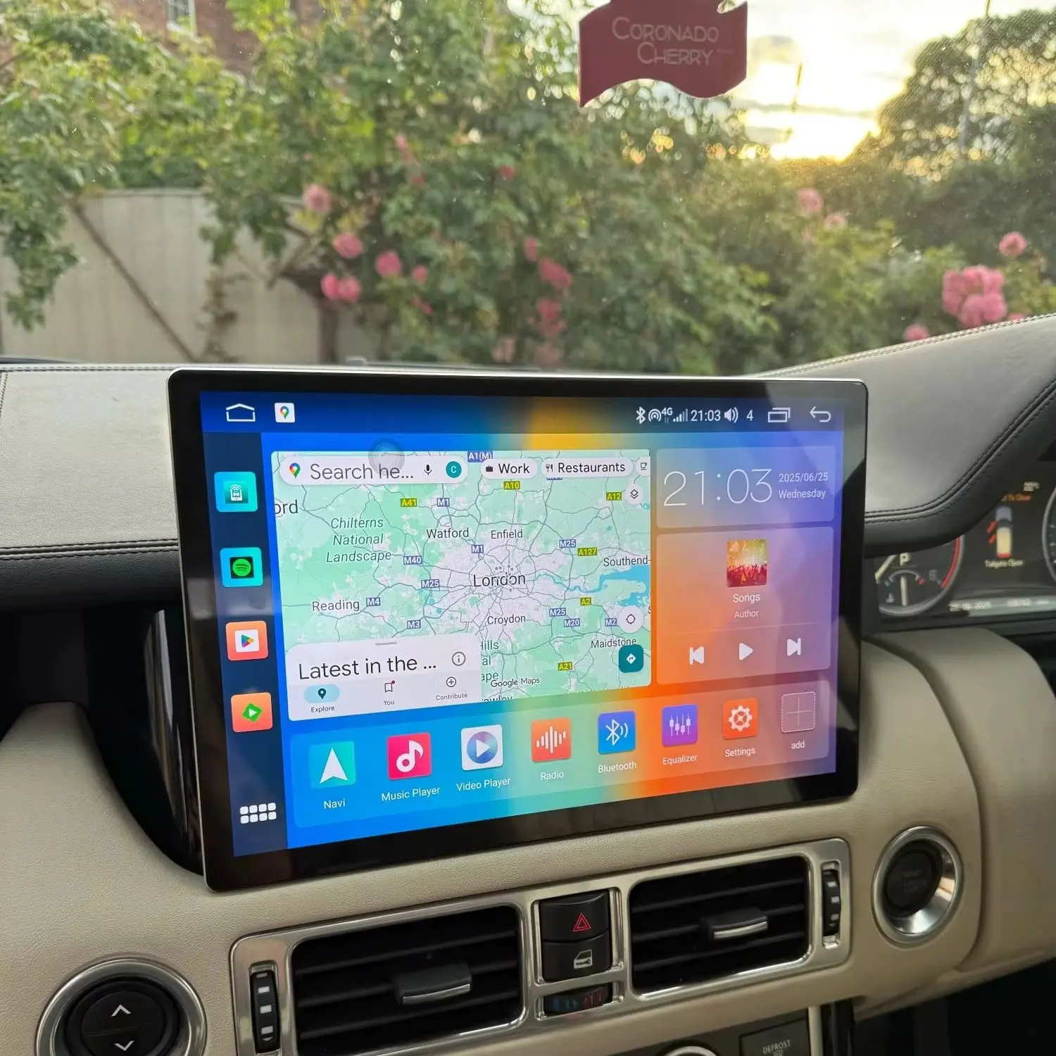 Android audio For Land Rover Range Rover V8 L322 2002~2012 Android 15 Octa Core 2000*1200 8+256G Autoradio Car Multimedia Player
Android audio For Land Rover Range Rover V8 L322 2002~2012 Android 15 Octa Core 2000*1200 8+256G Autoradio Car Multimedia Player