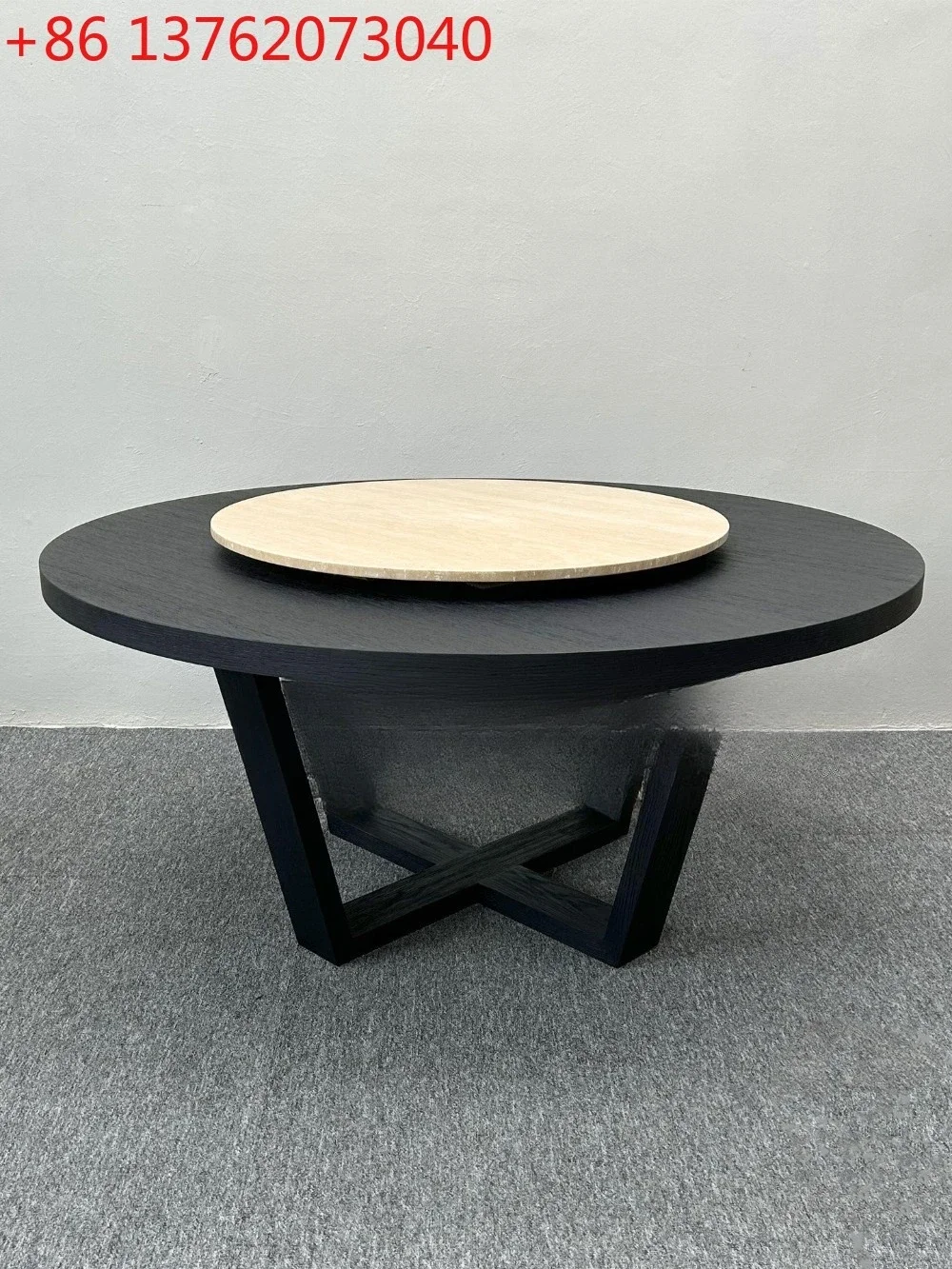 Italian minimalist round solid wood dining table designer creative
Italian minimalist round solid wood dining table designer creative