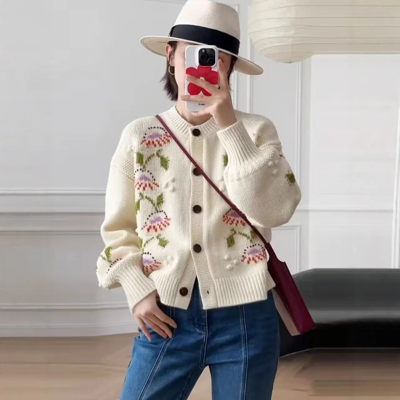 Женский вязаный кардиган Ele с вышивкой, круглым вырезом и рукавами-фонариками, высококачественный свитер свободного кроя, удобное шерстяное пальто
Женский вязаный кардиган Ele с вышивкой, круглым вырезом и рукавами-фонариками, высококачественный свитер свободного кроя, удобное шерстяное пальто