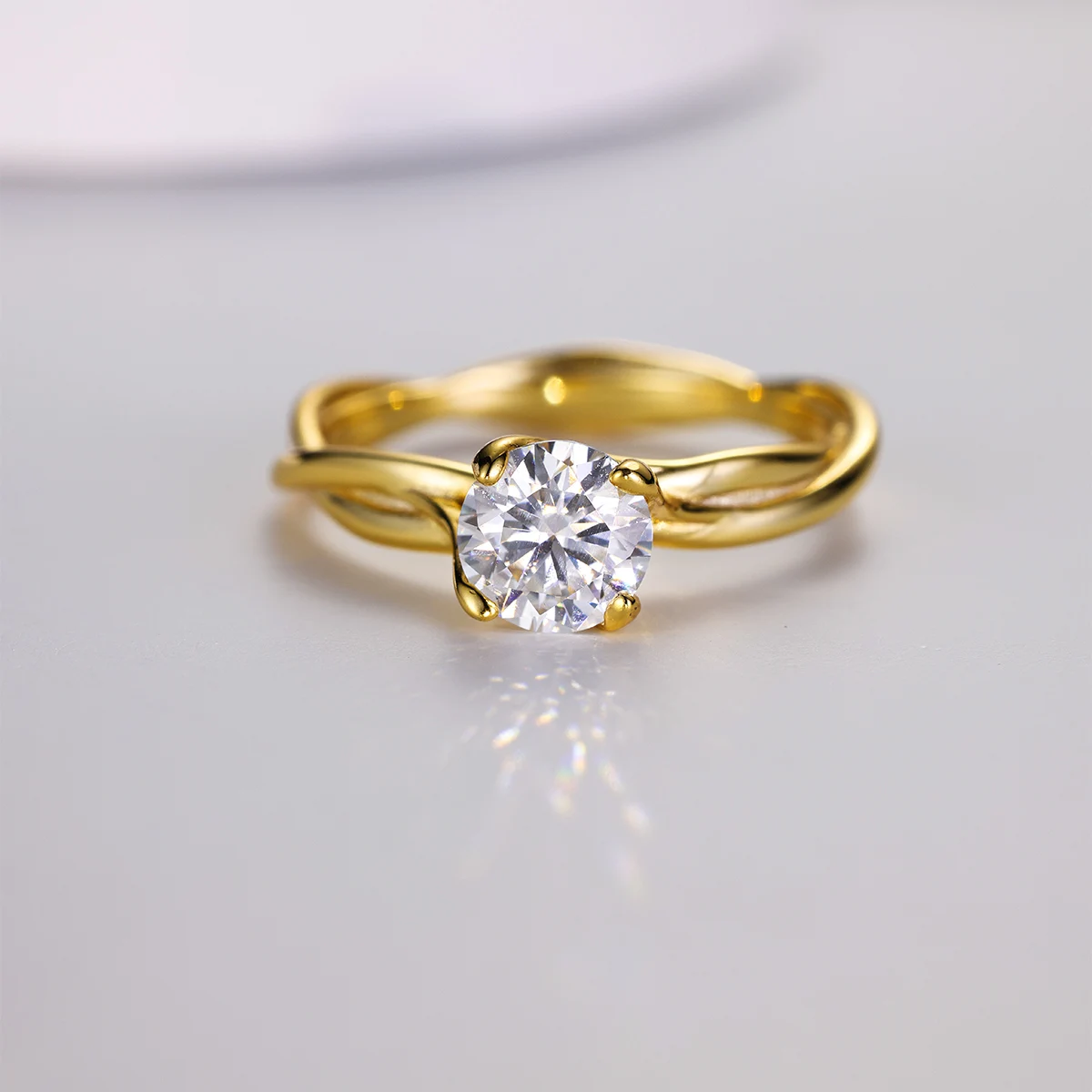 S925 silver plated 18K gold round moissanite vine women's ring 1.0ct women's ring
S925 silver plated 18K gold round moissanite vine women's ring 1.0ct women's ring