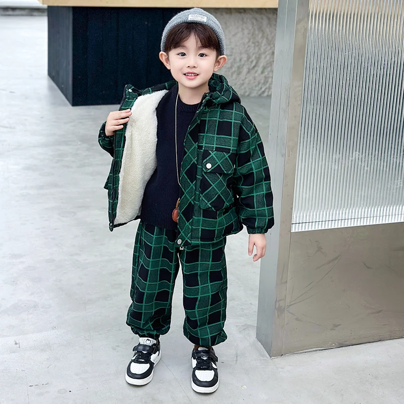 Утепленный флисовый детский спортивный костюм: осенне-зимний комплект из двух предметов в клетку, с длинными рукавами, хлопковый, повседневная молодежная одежда из Китая
Утепленный флисовый детский спортивный костюм: осенне-зимний комплект из двух предметов в клетку, с длинными рукавами, хлопковый, повседневная молодежная одежда из Китая