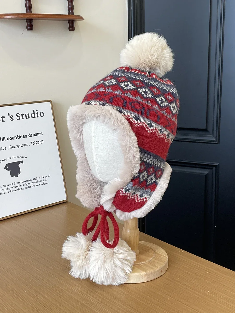 Retro Lei Feng hat women's thickened warm plush hat winter ear protection wool knitted hat
Retro Lei Feng hat women's thickened warm plush hat winter ear protection wool knitted hat