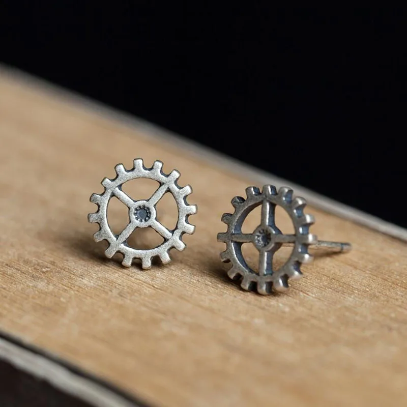 Personality 100% 925 Sterling Silver Stud Earrings Steampunk Gear Shape Piercing Earrings Vintage Party Hip Hop Jewelry
Personality 100% 925 Sterling Silver Stud Earrings Steampunk Gear Shape Piercing Earrings Vintage Party Hip Hop Jewelry