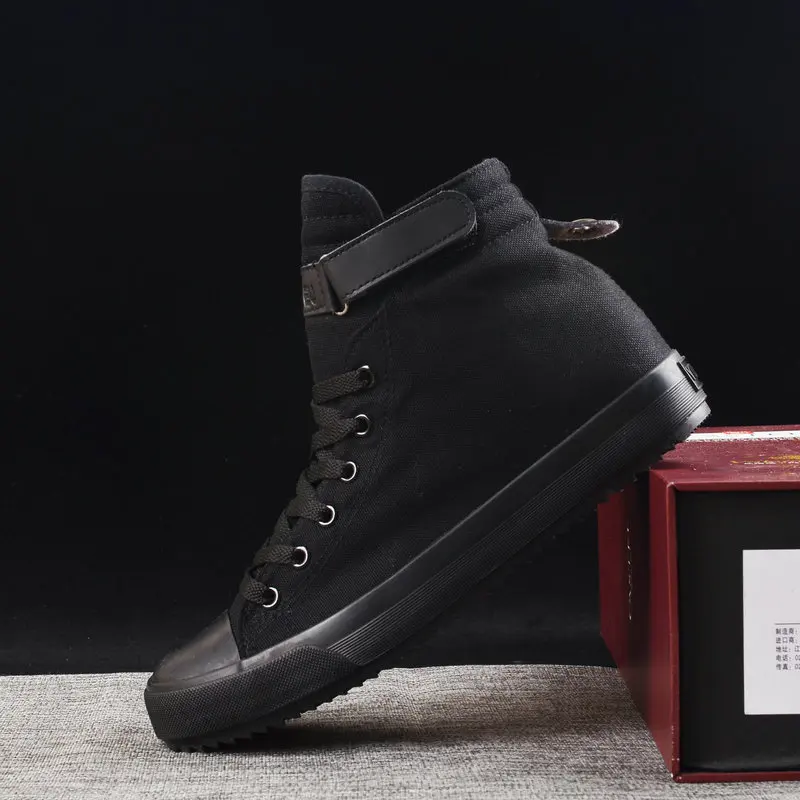 2025 Spring Autumn Cloth Shoes Mens Fashion Sneakers Cool Young Man Street Style Casual Shoes Classic Black White Sneakers AA307
2025 Spring Autumn Cloth Shoes Mens Fashion Sneakers Cool Young Man Street Style Casual Shoes Classic Black White Sneakers AA307
