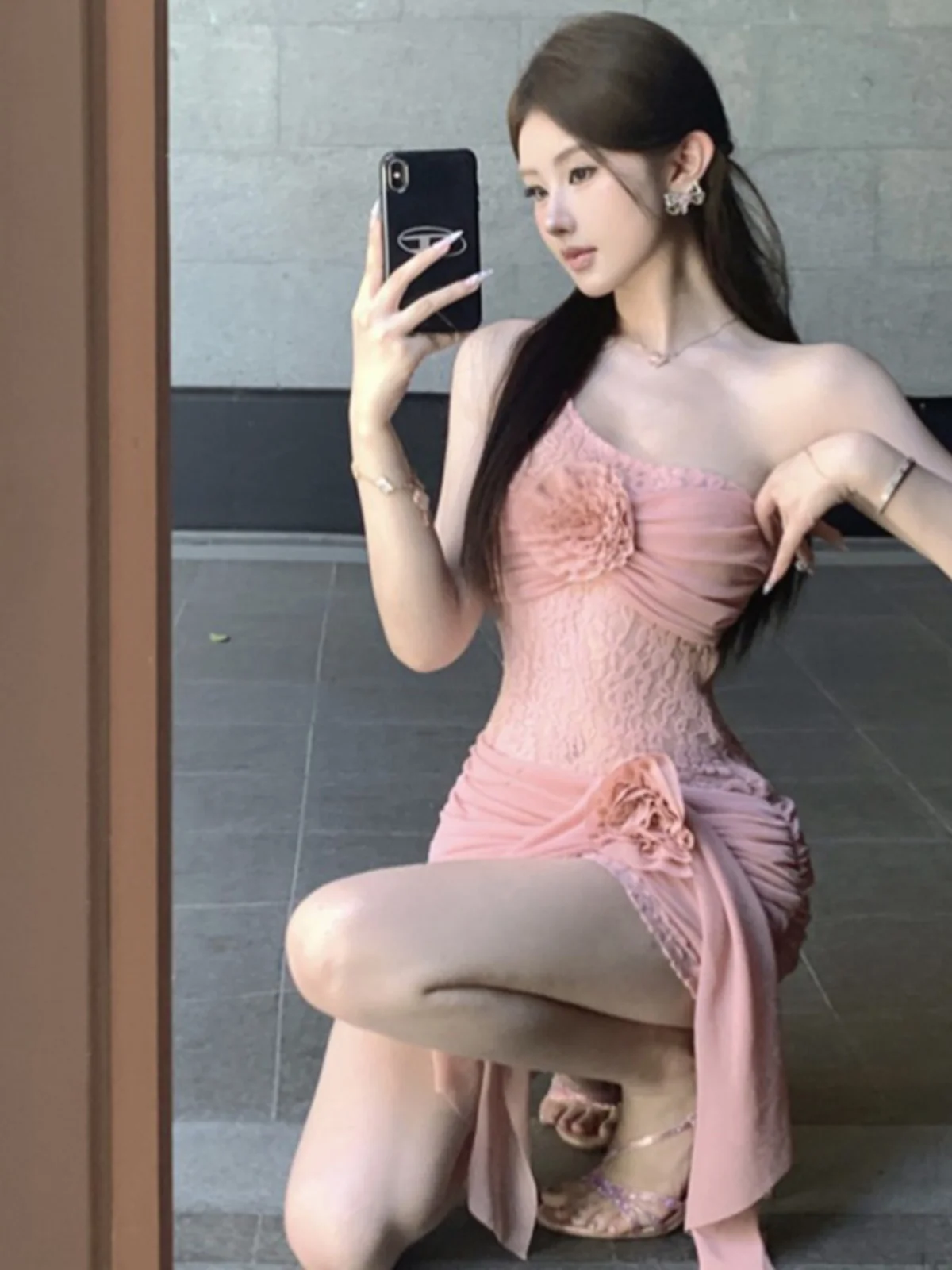 Женское кружевное асимметричное платье с 3D цветами, плиссированное, с высокой талией, короткое, облегающее, сексуальное, для дня рождения, вечеринки, свадьбы
Женское кружевное асимметричное платье с 3D цветами, плиссированное, с высокой талией, короткое, облегающее, сексуальное, для дня рождения, вечеринки, свадьбы