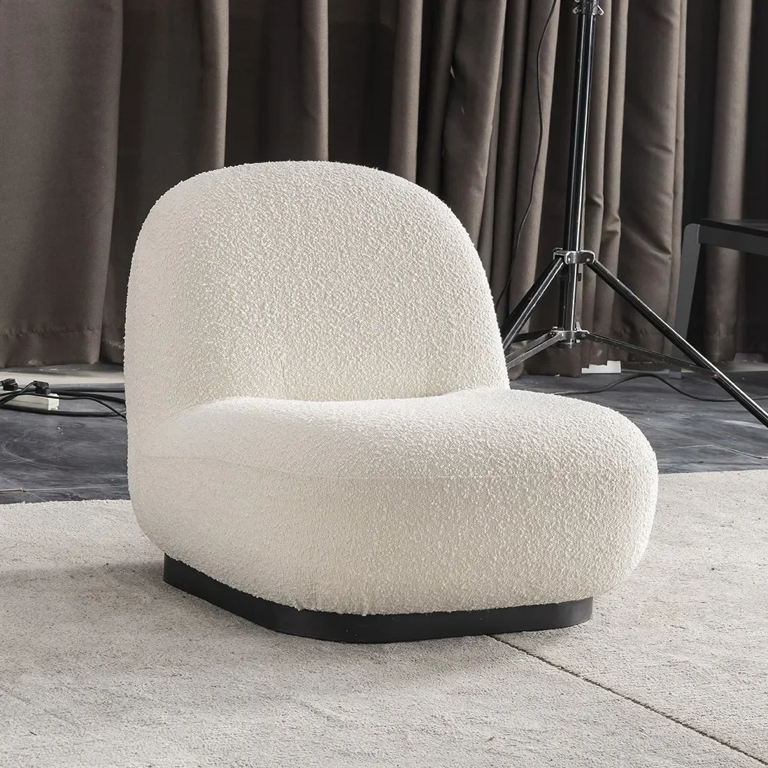 Latest new Modern Lounge Furniture Fashionable Beige Fabric Living Room Stool Leisure Chair
Latest new Modern Lounge Furniture Fashionable Beige Fabric Living Room Stool Leisure Chair