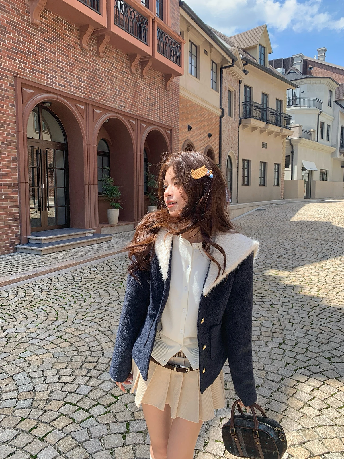 Thiened Woolen Jaet Women's Autumn Winter Warm ort Coat Navy Collar Faux Fur Inner ket Stand Collar Button Closure
Thiened Woolen Jaet Women's Autumn Winter Warm ort Coat Navy Collar Faux Fur Inner ket Stand Collar Button Closure