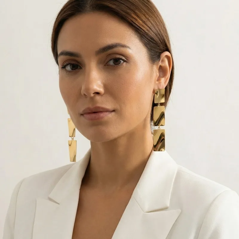 Chic Gold Geometric Drop Earrings For Women Modern Minimalist Dangle Earrings Perfect For Party Evening Wear Stylish Gift
Chic Gold Geometric Drop Earrings For Women Modern Minimalist Dangle Earrings Perfect For Party Evening Wear Stylish Gift