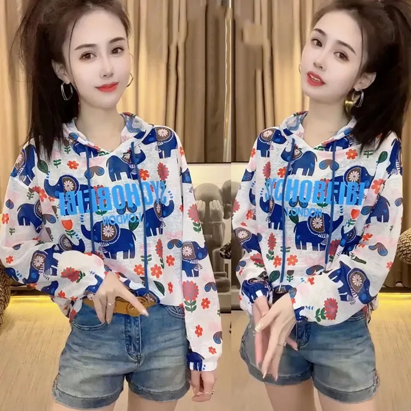 Корейская женская модная блузка с капюшоном для отдыха, топы, 2300, женская новая солнцезащитная футболка, весна-лето, женские свободные рубашки с длинными рукавами
Корейская женская модная блузка с капюшоном для отдыха, топы, 2300, женская новая солнцезащитная футболка, весна-лето, женские свободные рубашки с длинными рукавами