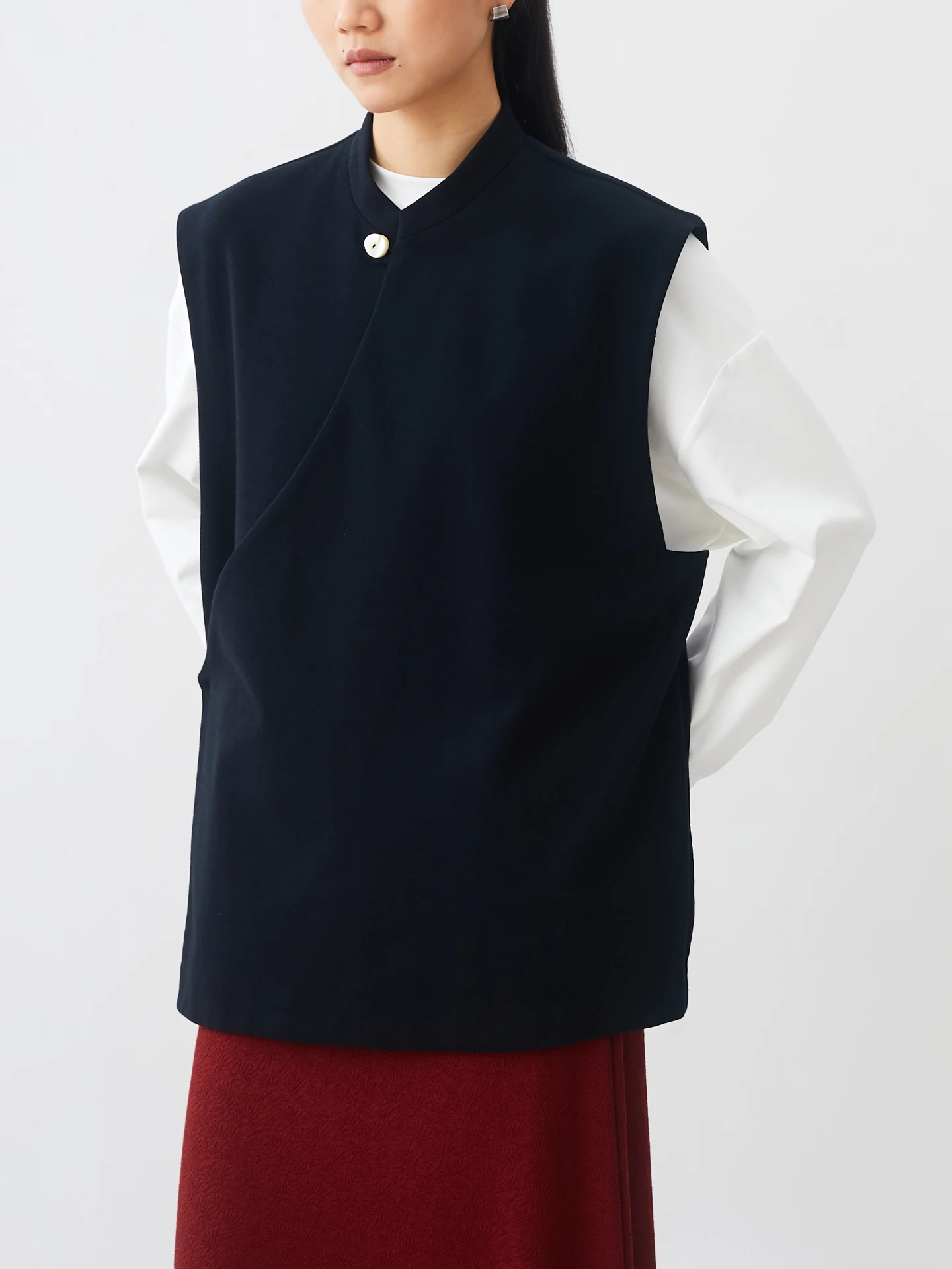 Новинка к Новому году: Женский свободный жилет-топ в китайском стиле Zen Light, весенний, винтажный, из смесового хлопка
Новинка к Новому году: Женский свободный жилет-топ в китайском стиле Zen Light, весенний, винтажный, из смесового хлопка