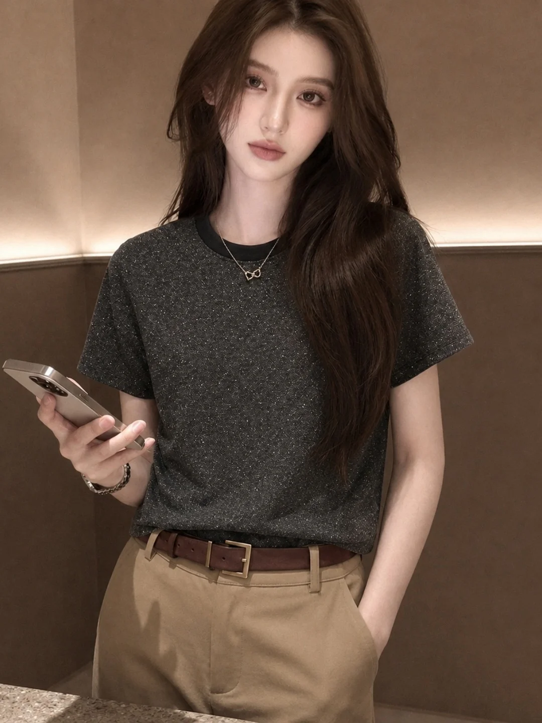 Unique Rhinestone Patchwork Design Short Sleeve T-Shirt Comfortable Elegant Top for Commuting Summer 2026 Straight Cut Silk B...
Unique Rhinestone Patchwork Design Short Sleeve T-Shirt Comfortable Elegant Top for Commuting Summer 2026 Straight Cut Silk B...